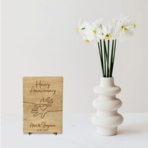 Ξύλινη Αναμνηστική Κάρτα "Hands"