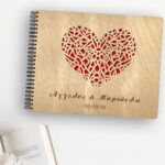 Ξύλινο Άλμπουμ Φωτογραφιών "Red Heart"