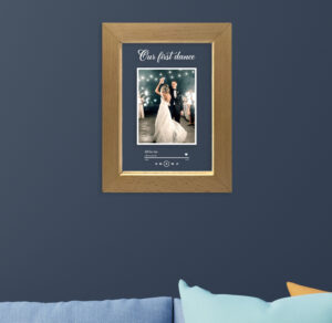 Επιτοίχια κορνίζα Led - Our first dance