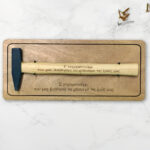 Σφυρί -Σ'ευχαριστούμε που μας βοήθησες να χτίσουμε τις ζωές μας!