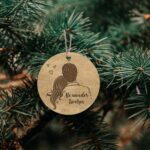 Ξύλινo Στολίδι - Ζευγάρι αγκαλιά