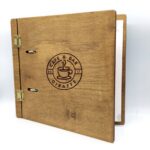 Ξύλινος Κατάλογος με μεντεσέ & εσωτερικό κλασέρ
