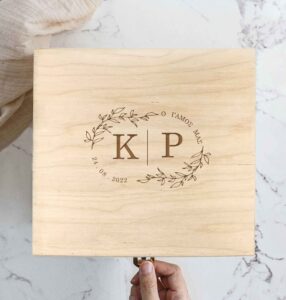 Ξύλινο κουτί ευχών ή αποθήκευσης