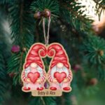 Ξύλινo στολίδι – Νάνοι ζευγάρι (ch215)