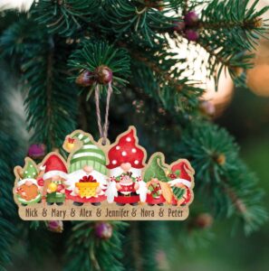 Ξύλινo στολίδι – Νάνοι οικογένεια από 1 έως 6 παιδιά (ch221)